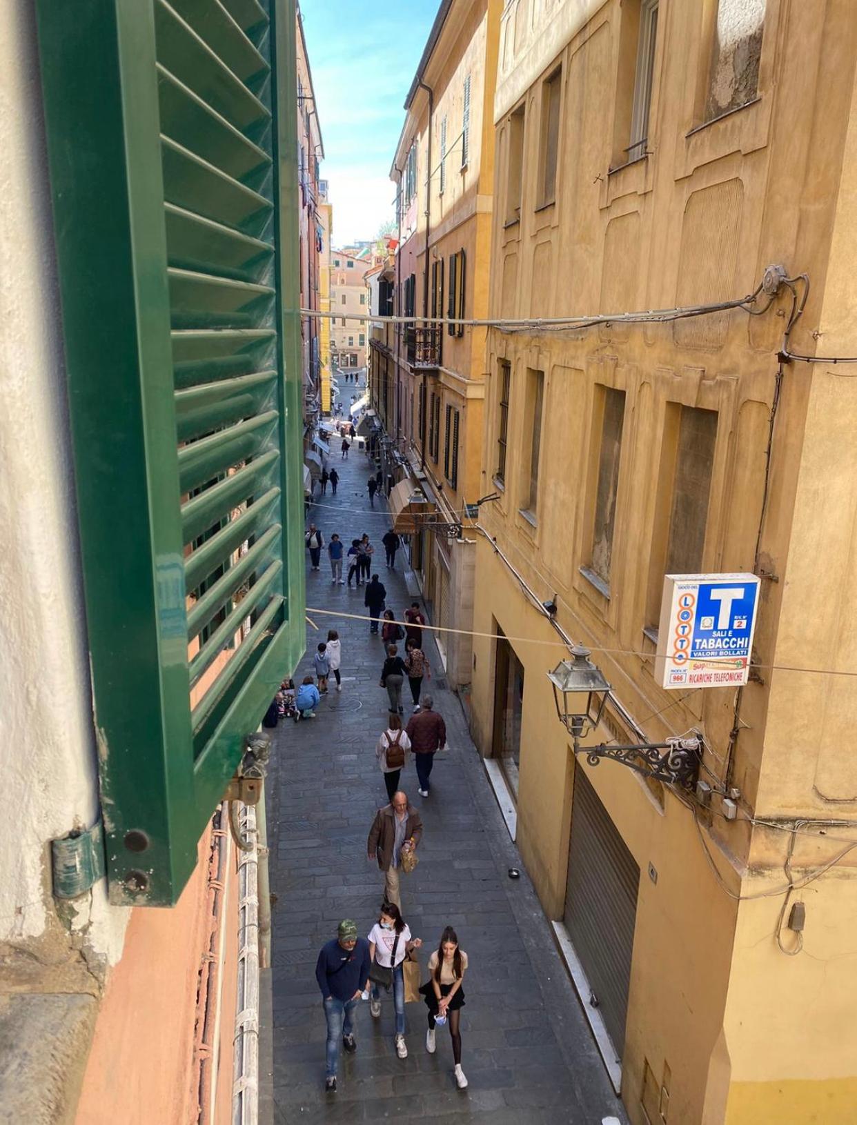 Celebrity House photo 1