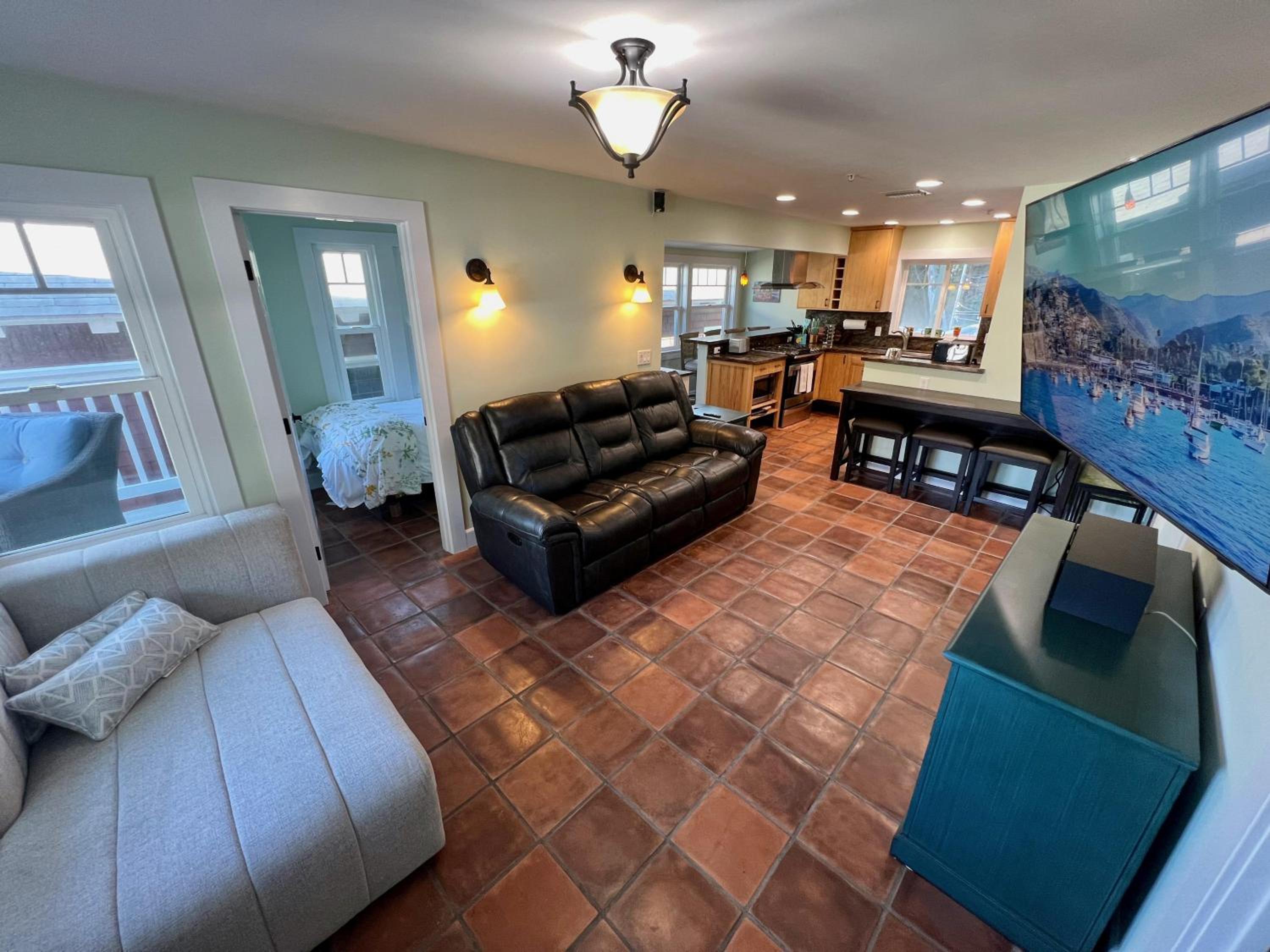 Catalina 3 bedrooms with Hot Tub & Golf Cart view 3