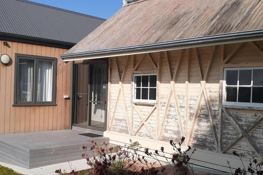 NEST- Luxury Vineyard Accommodation view 3