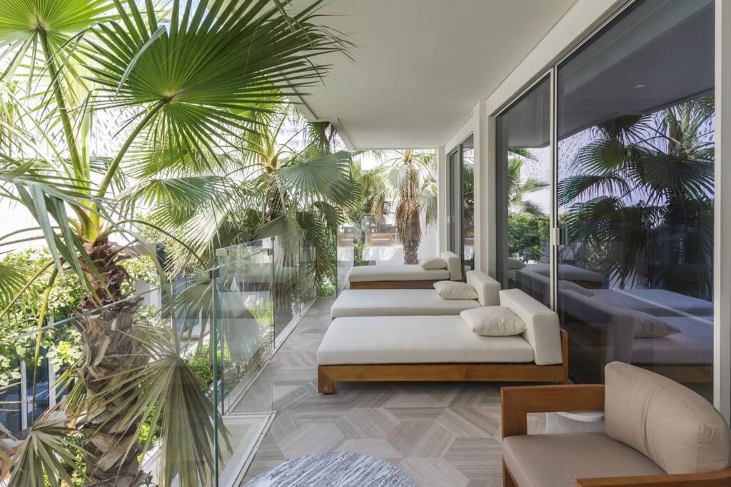Five Palm Luxury Beach Villa with Private Pool, Panoramic Views, and Jacuzzi