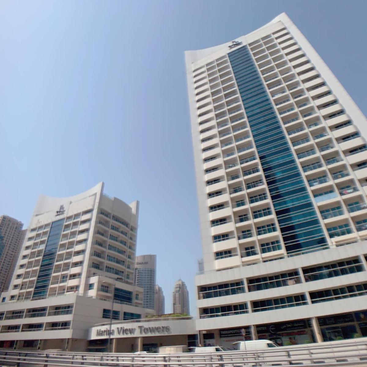 Beautiful Marina Views One Bedroom Apartment with two balconies
