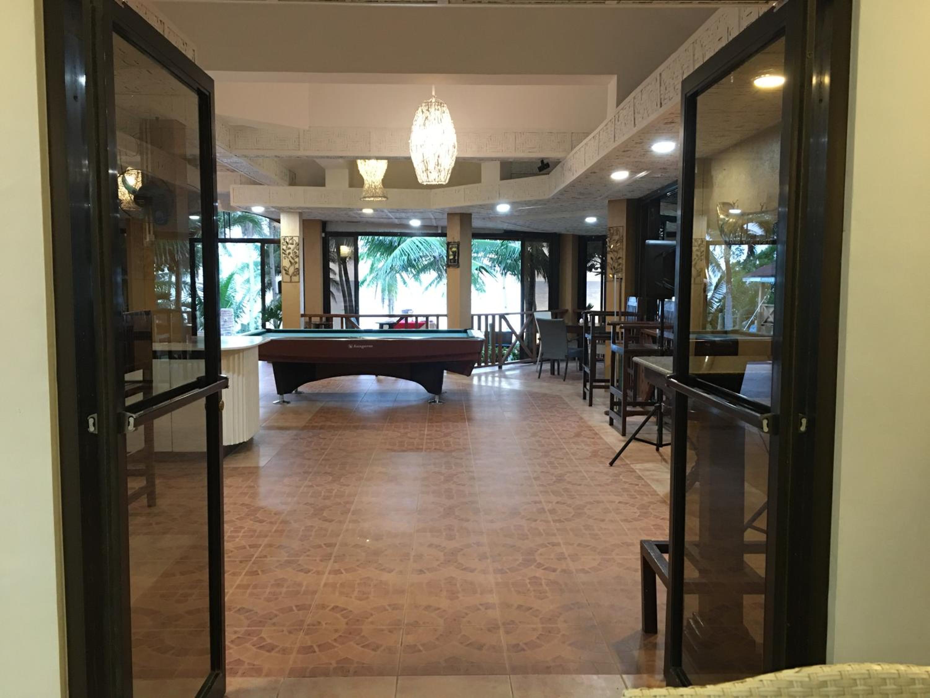 Anda White Beach Resort