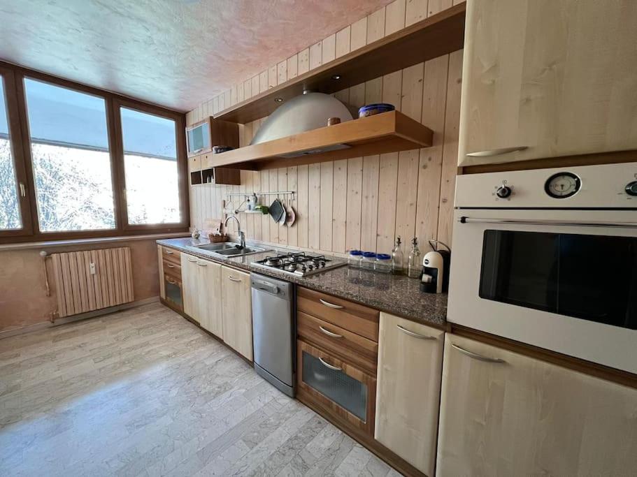 Ideale per due famiglie. Comodo a centro e piste view 4