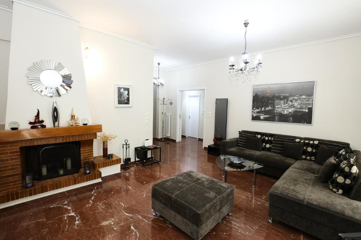 Unique Spacious Apartment in an apartment building photo 1
