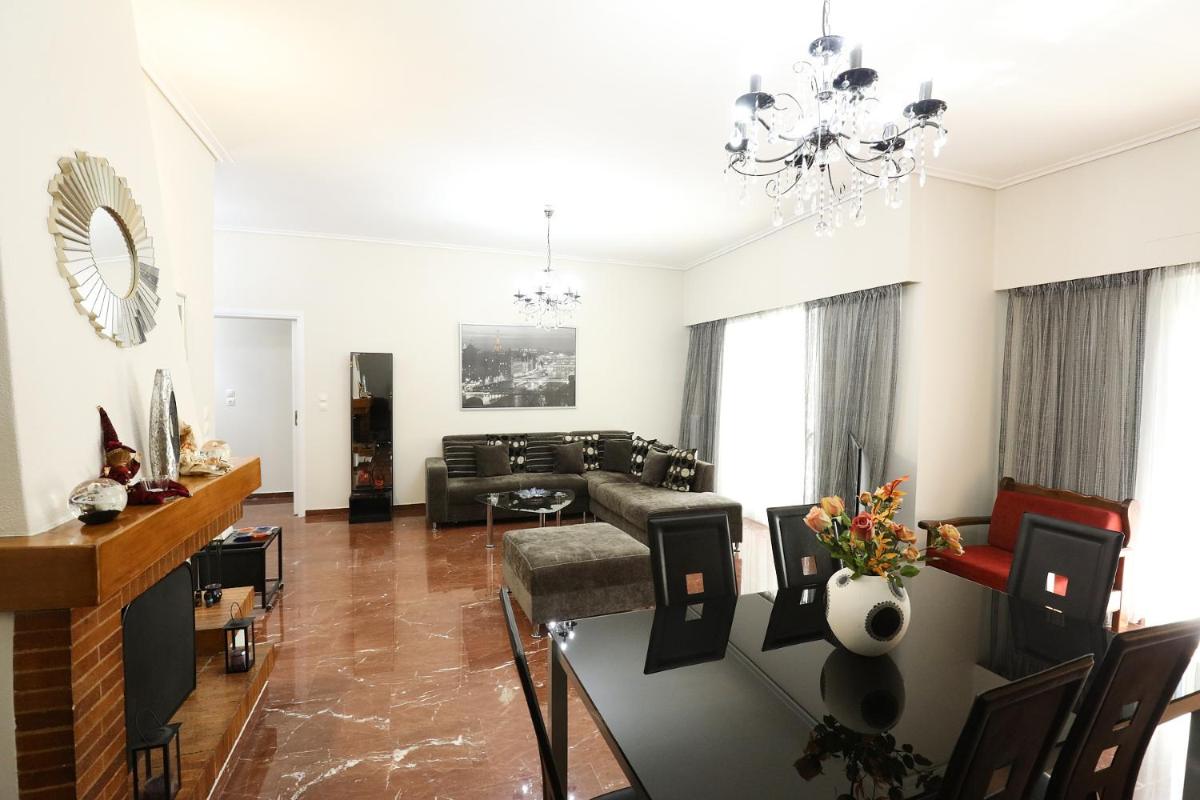 Unique Spacious Apartment in an apartment building photo 4