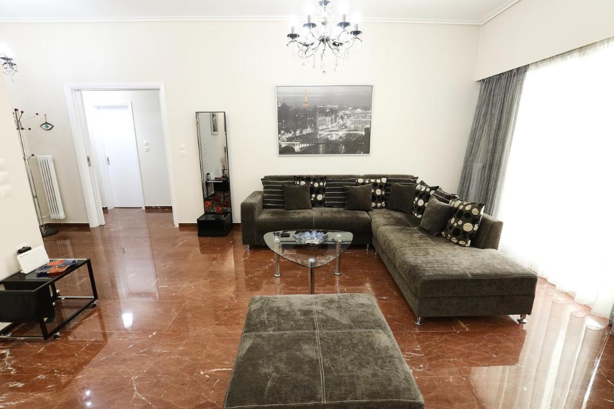 Unique Spacious Apartment in an apartment building photo 3
