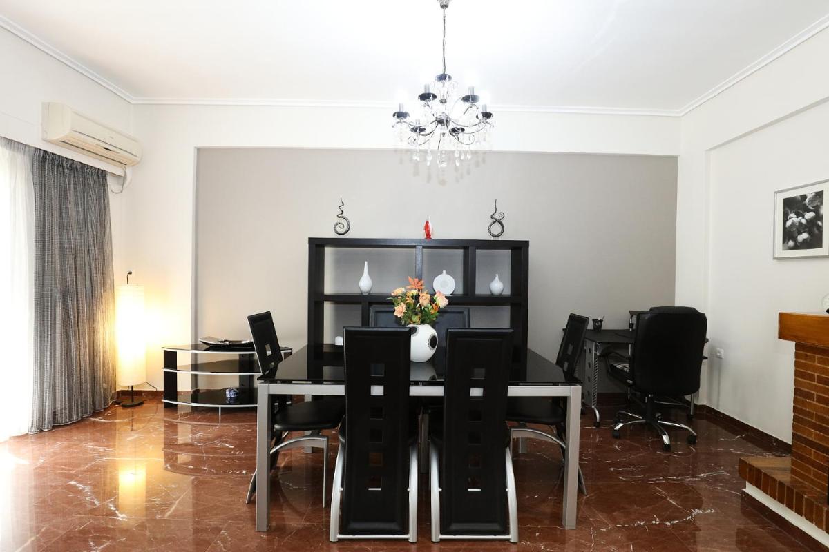 Unique Spacious Apartment in an apartment building photo 5