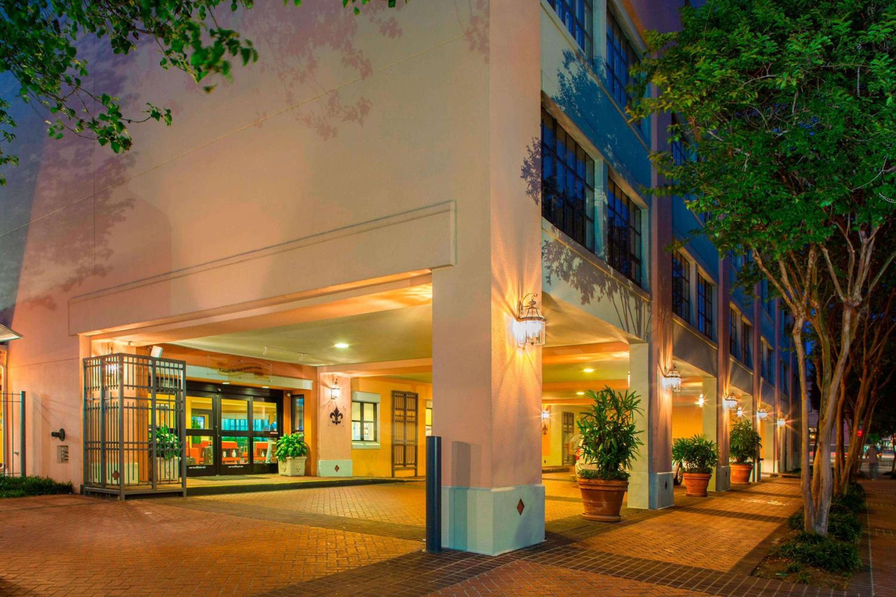 New Orleans Vacations - Sonesta ES Suites New Orleans Convention Center - Property Image 1