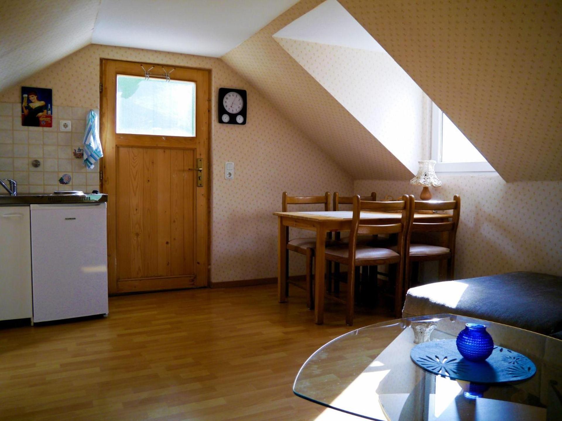 Kaiserbad-Heringsdorf-Kuscheliges-Ferienzimmer-Kraehennest view 2