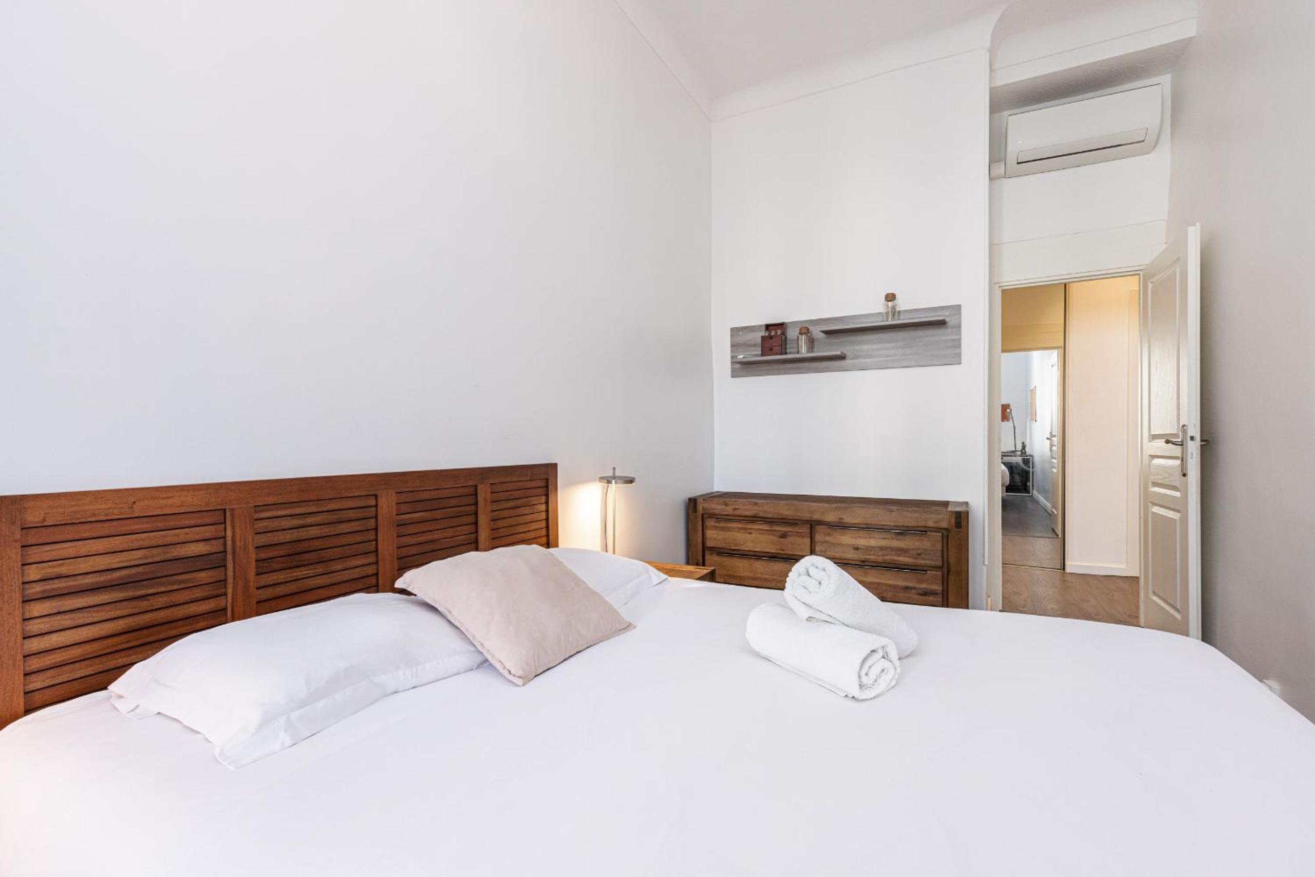 Jean Medecin Av - Large 2 Bdrs Central AC photo 3