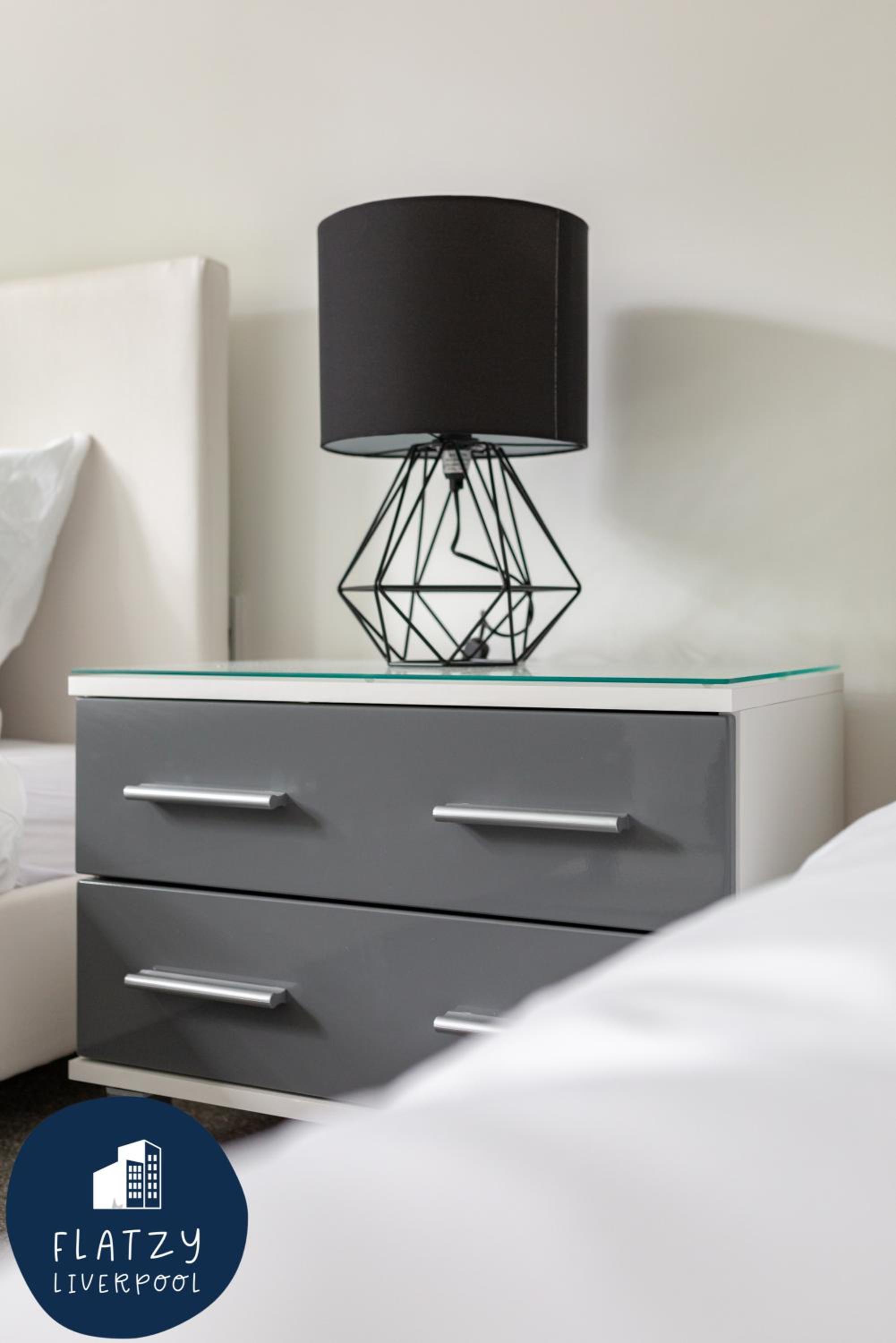 FLATZY - Quiet Sefton Park Luxury Apartment view 2