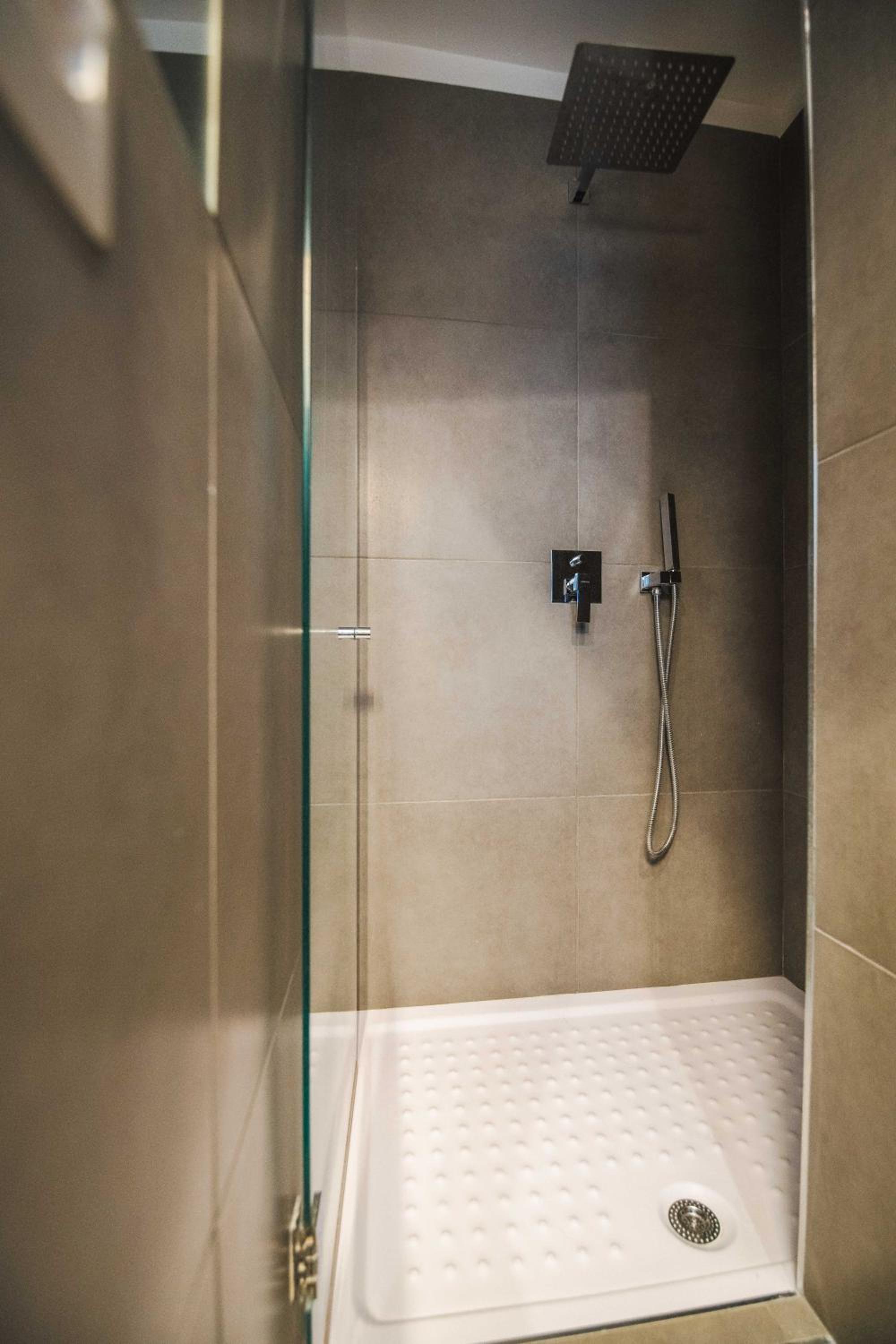 Arco Dei Pinto en Salerno — bathroom