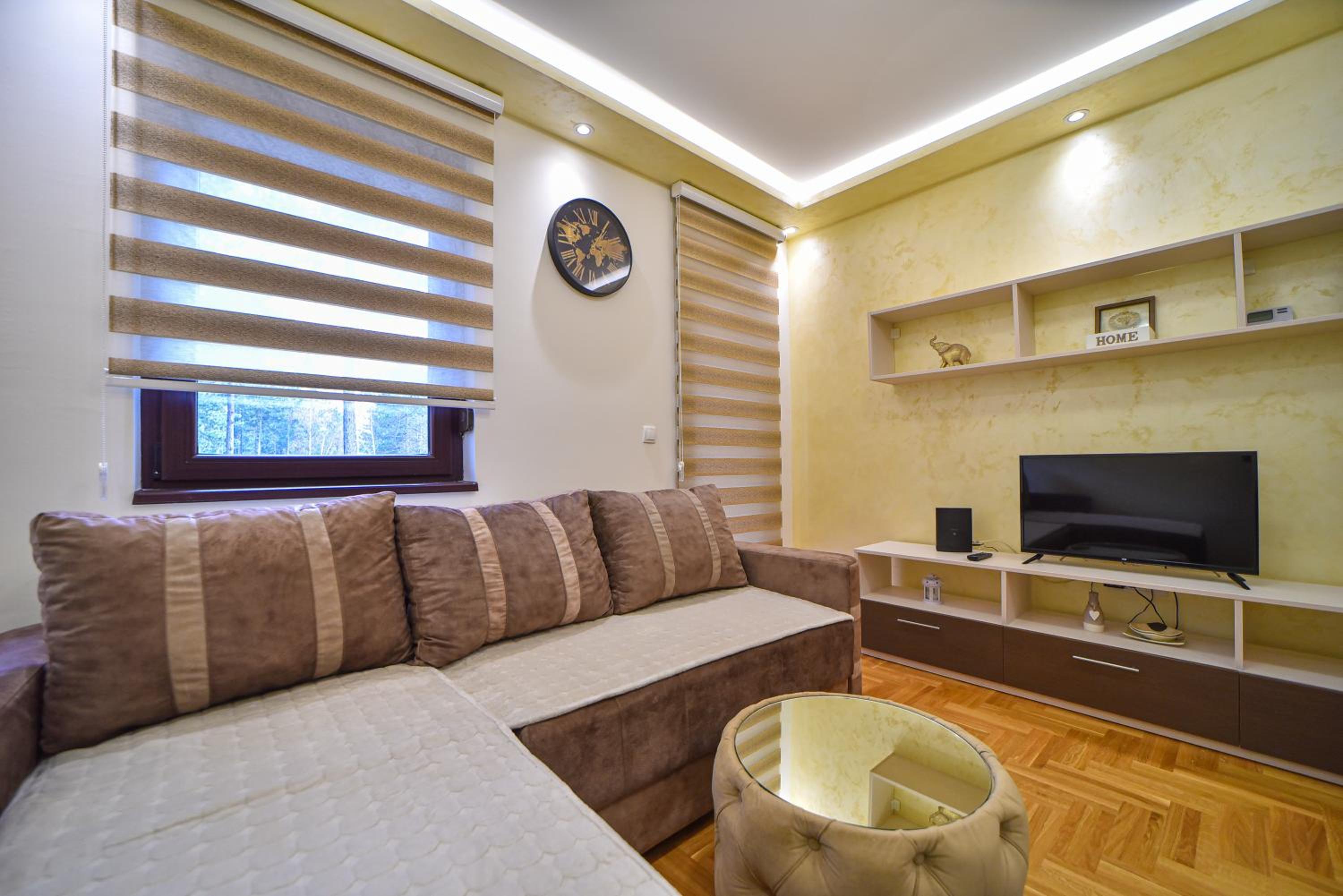 ZVEZDANA NOĆ view 2