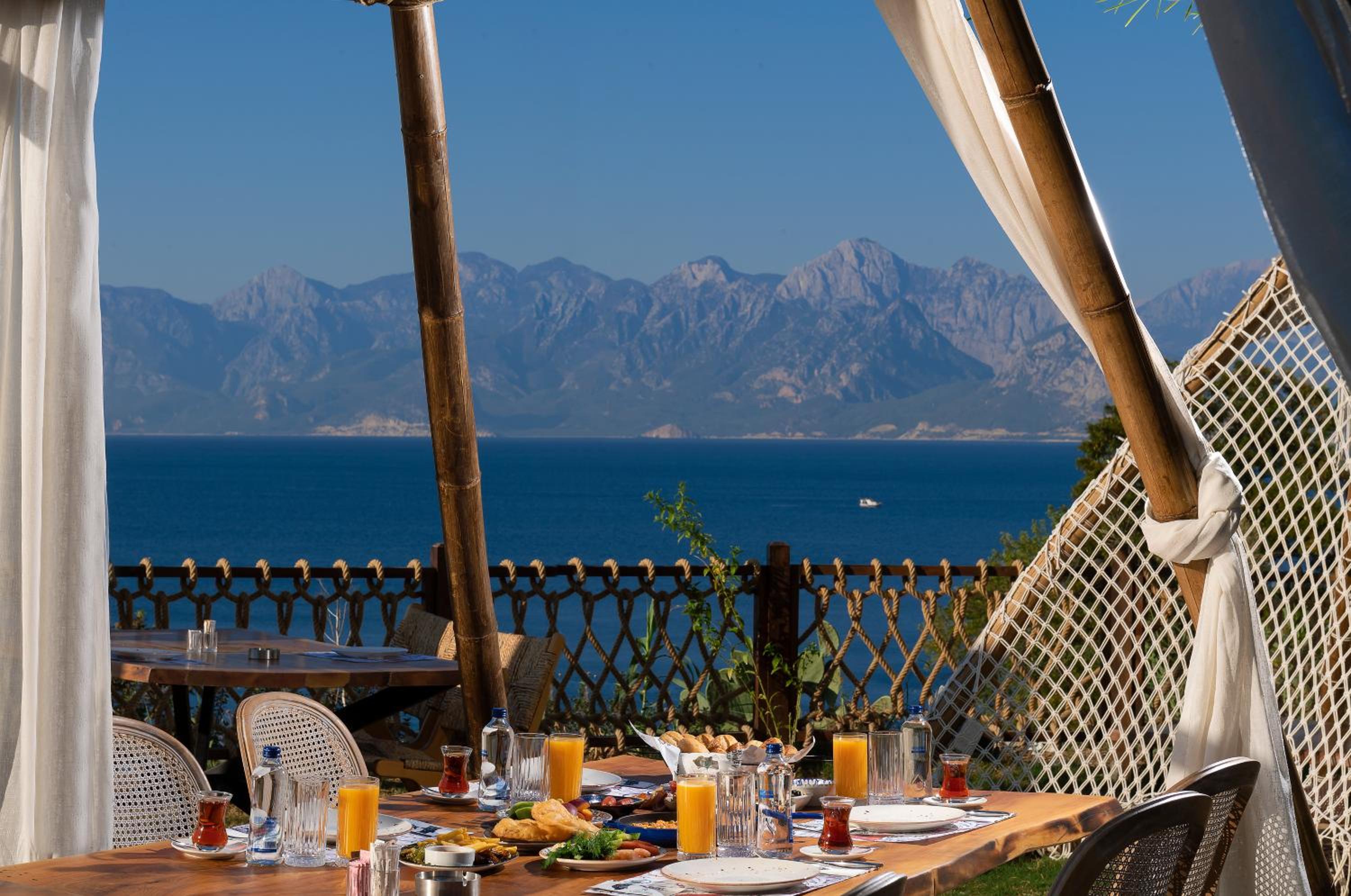 Lucky Monkey Hotel - Image 34