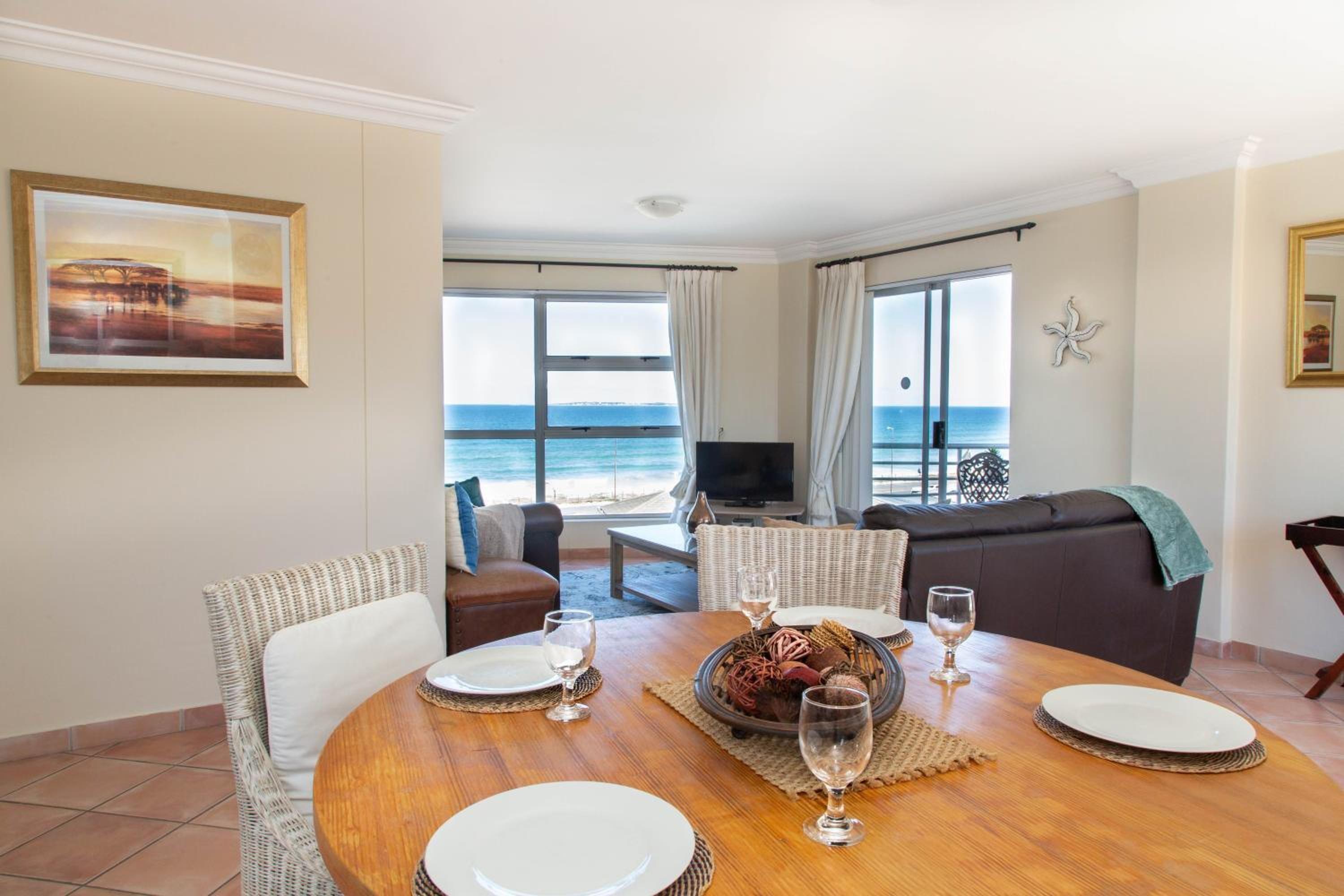 Luxury beachfront 2 bed, 2 bath with communal swimming pool