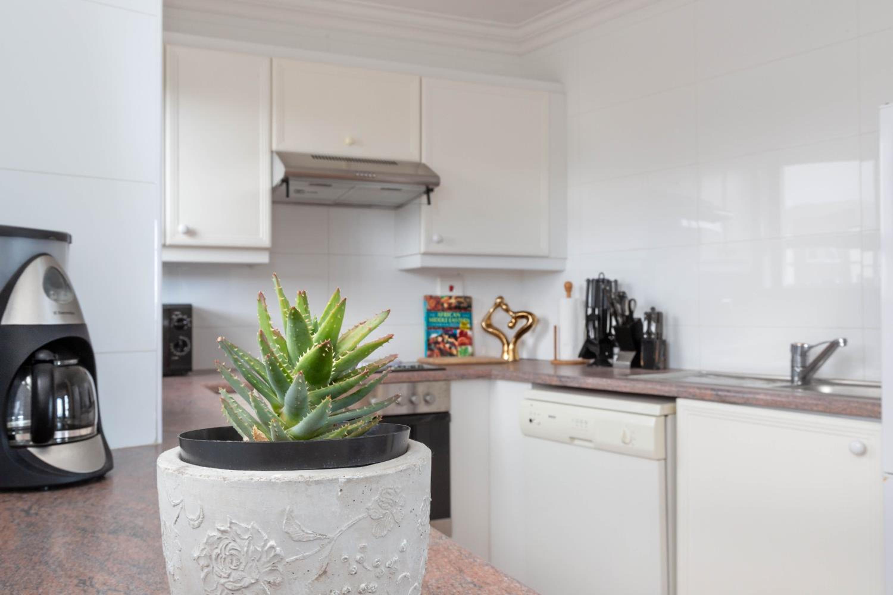 Luxury beachfront 2 bed, 2 bath with communal swimming pool
