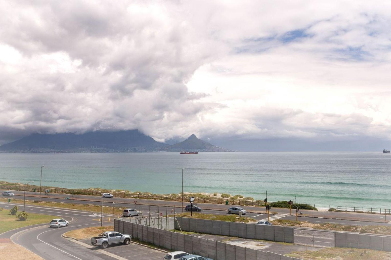 Luxury beachfront 2 bed, 2 bath with communal swimming pool