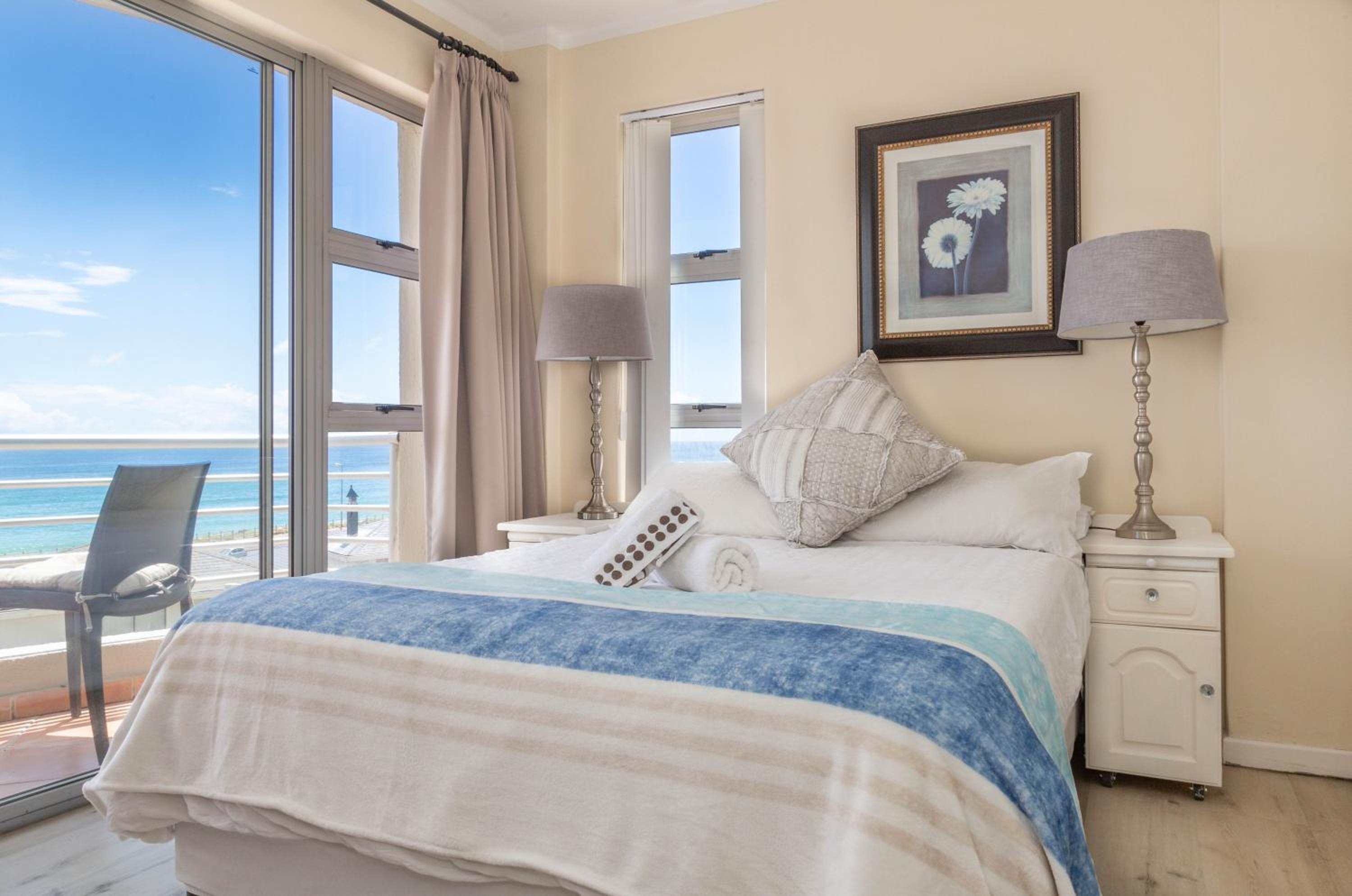 Luxury beachfront 2 bed, 2 bath with communal swimming pool
