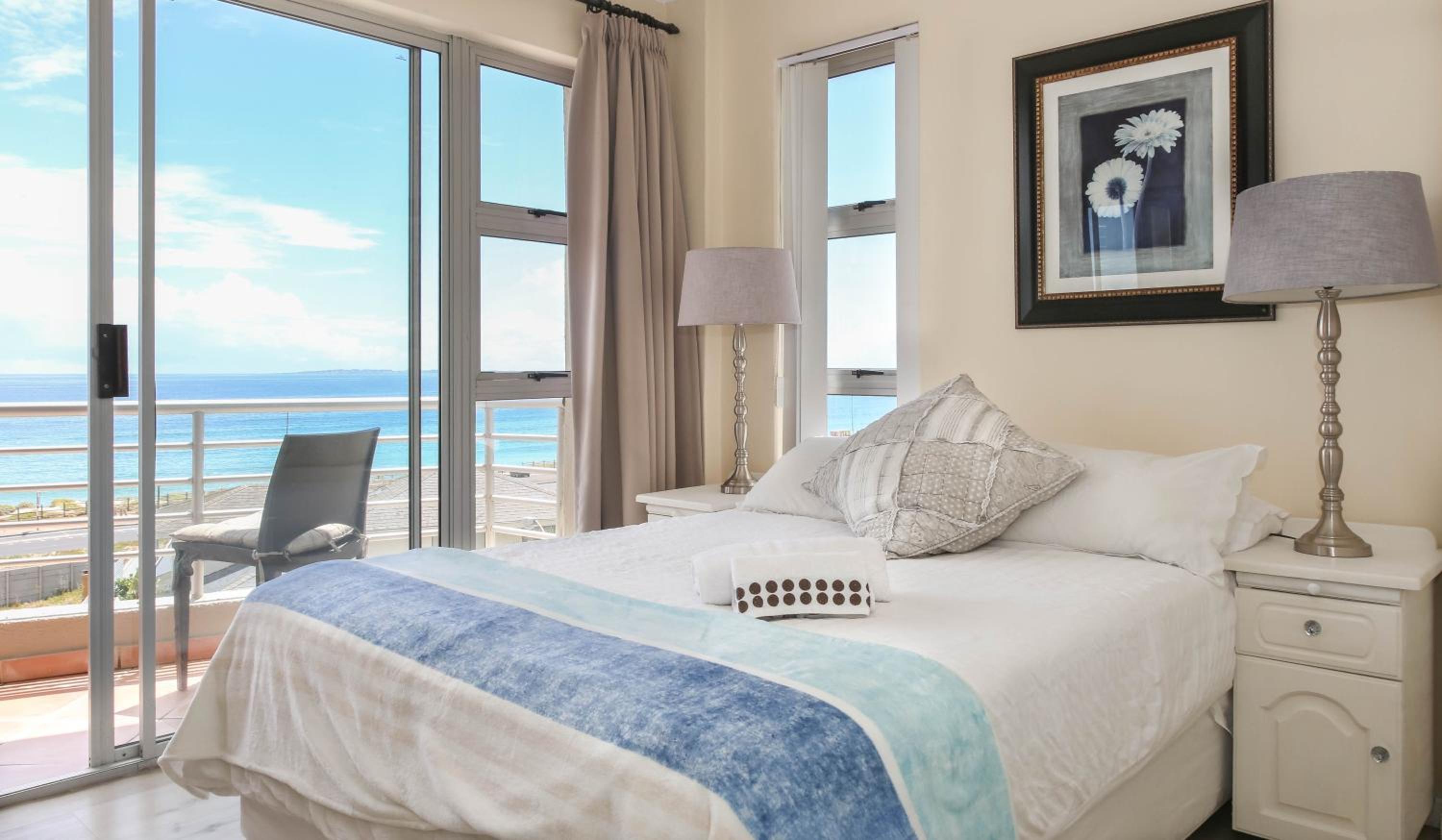 Luxury beachfront 2 bed, 2 bath with communal swimming pool
