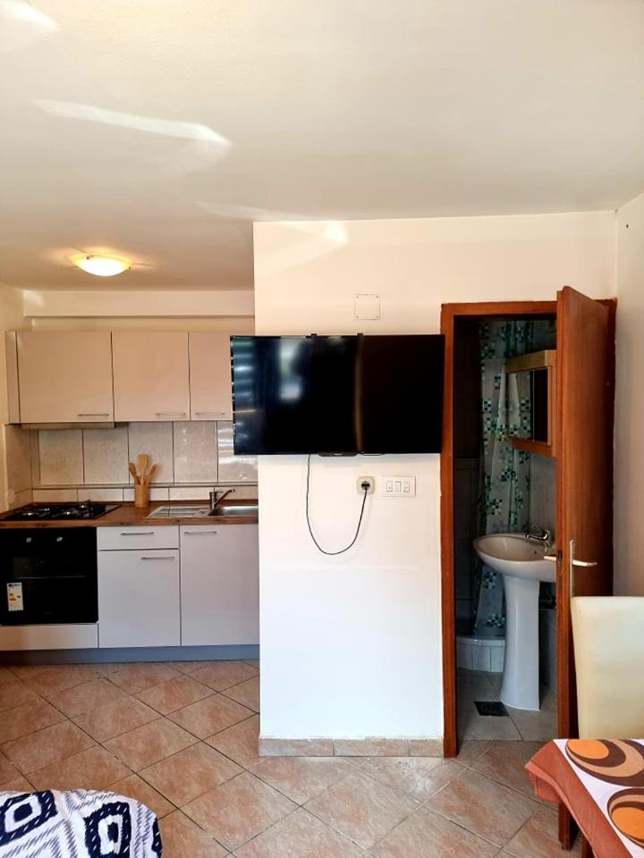 Apartmani Petra view 2