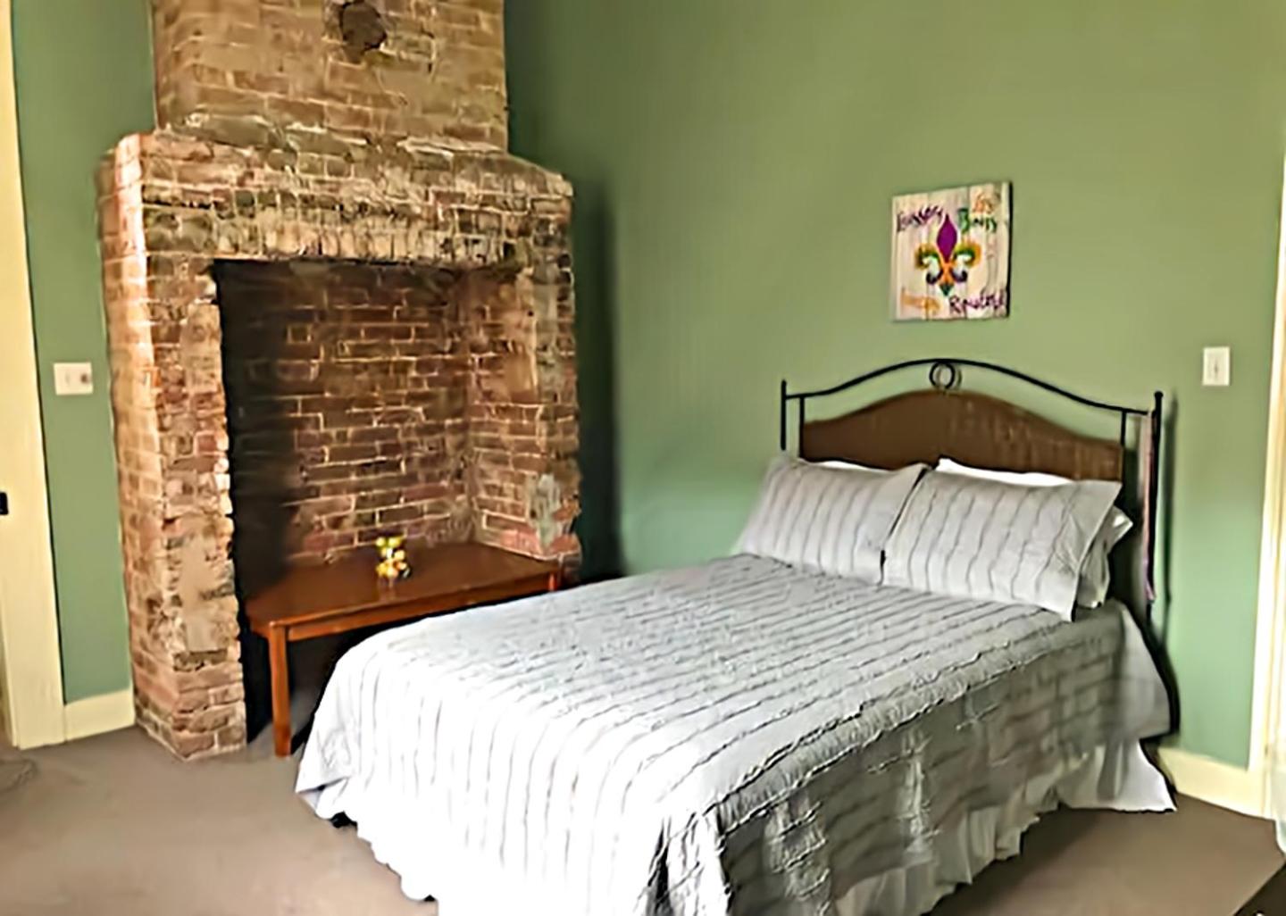 New Orleans Vacations - Historic Viavant Cottage - Jazz Fest/FairGrounds - Property Image 2