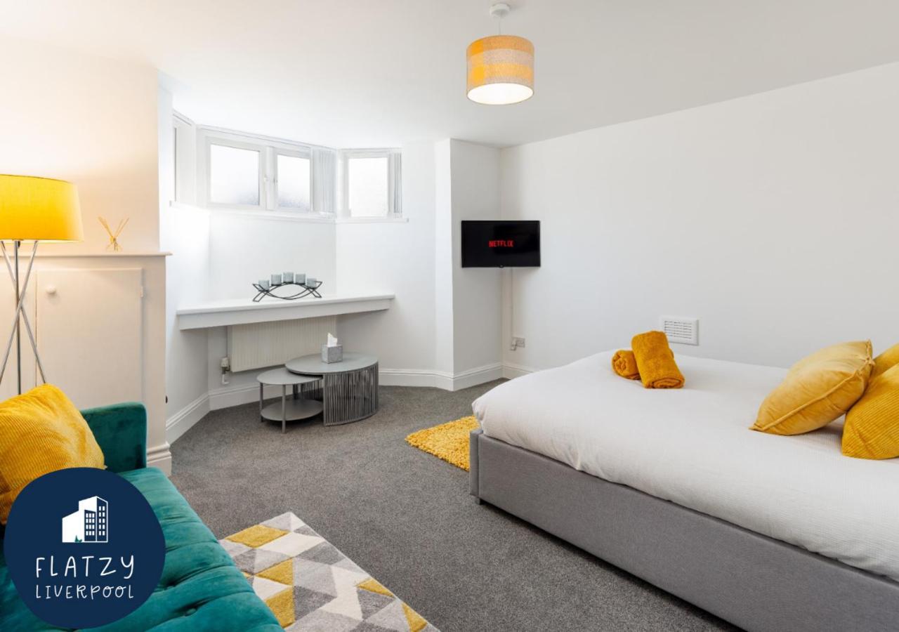 FLATZY - Modern Apartment Close to Football Stadiums photo 2