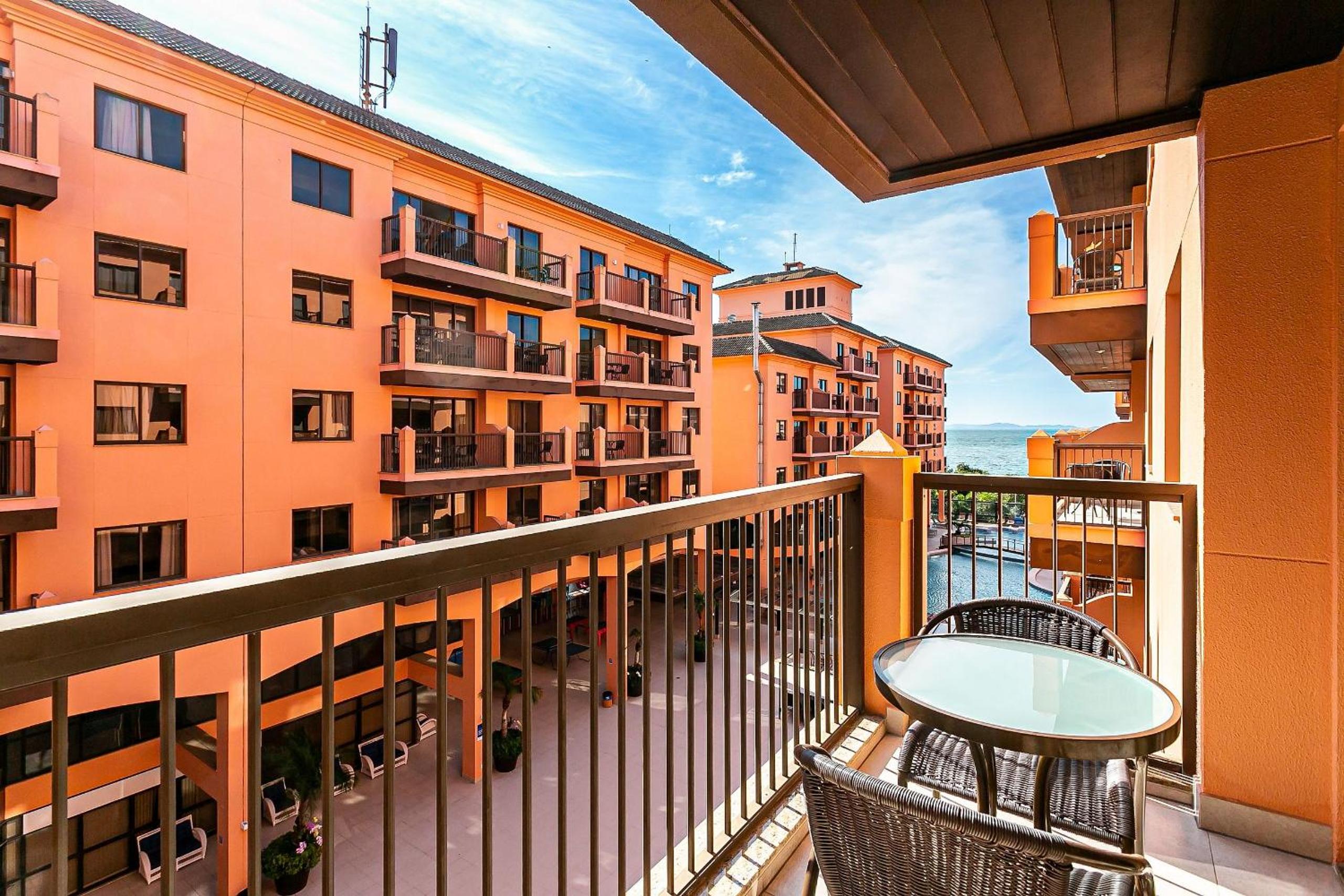 Modern Studios by the Sea - Jurerê Beach Village JBVTOP