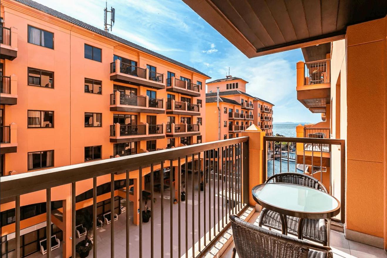 Modern Studios by the Sea - Jurerê Beach Village JBVTOP
