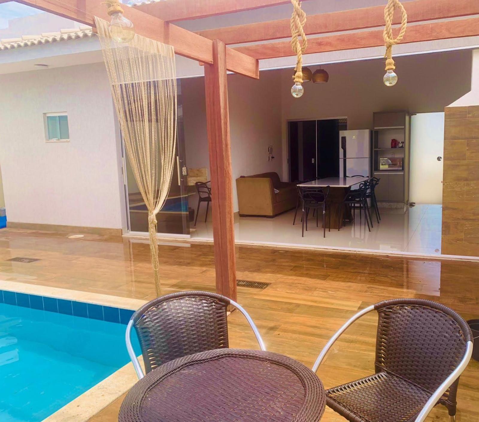 Casa com piscina e duas suítes perto do Parque Lagoa Quente