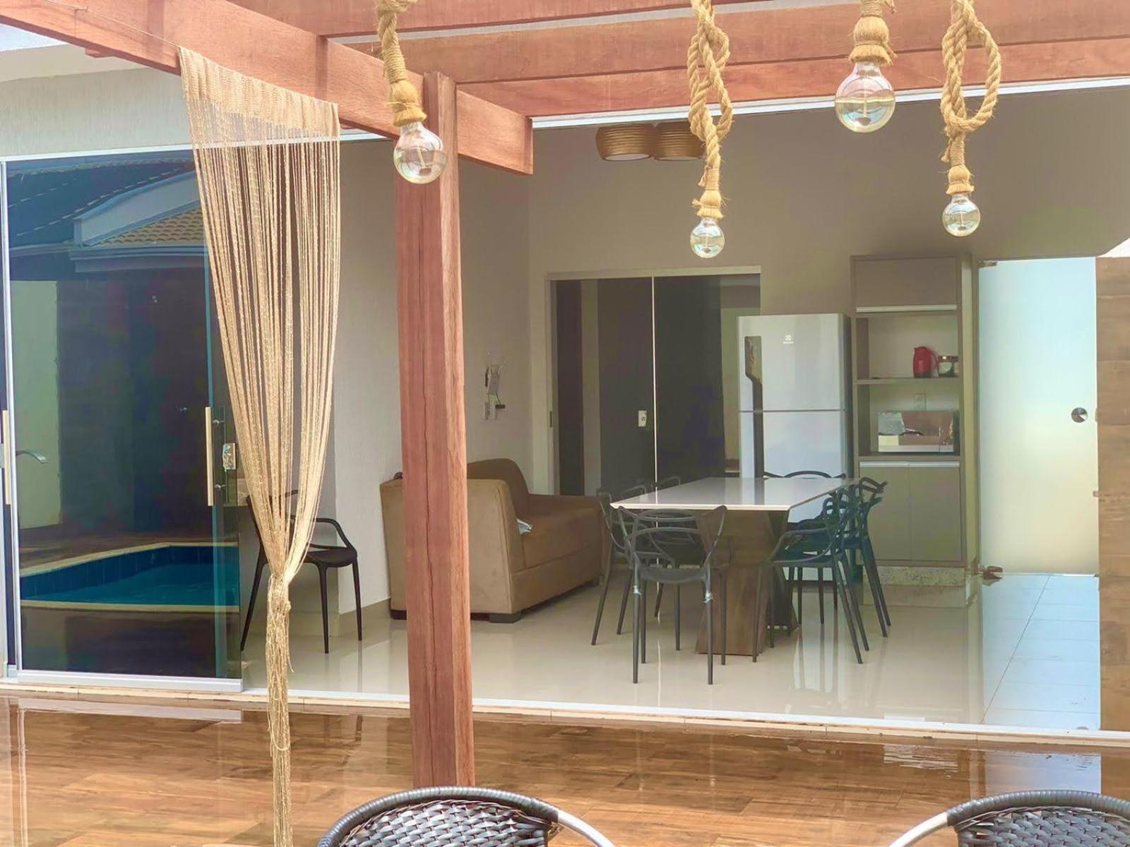 Casa com piscina e duas suítes perto do Parque Lagoa Quente