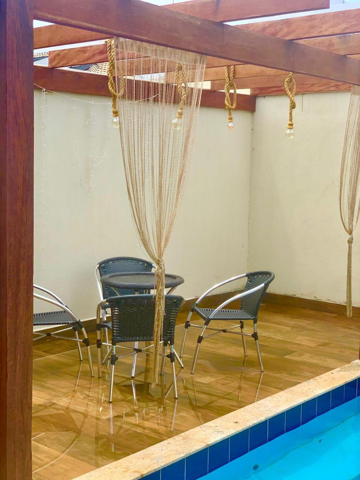 Casa com piscina e duas suítes perto do Parque Lagoa Quente