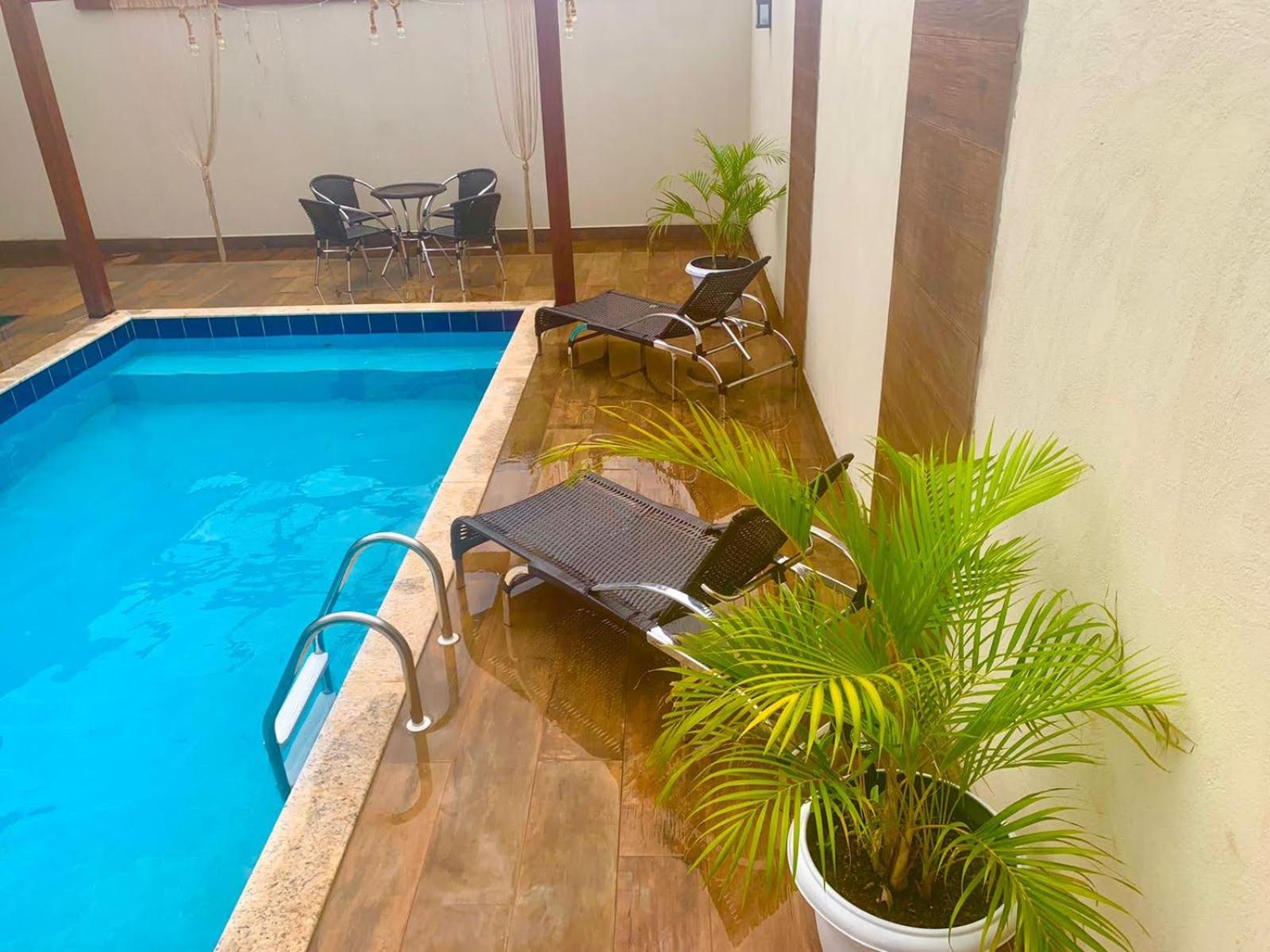 Casa com piscina e duas suítes perto do Parque Lagoa Quente