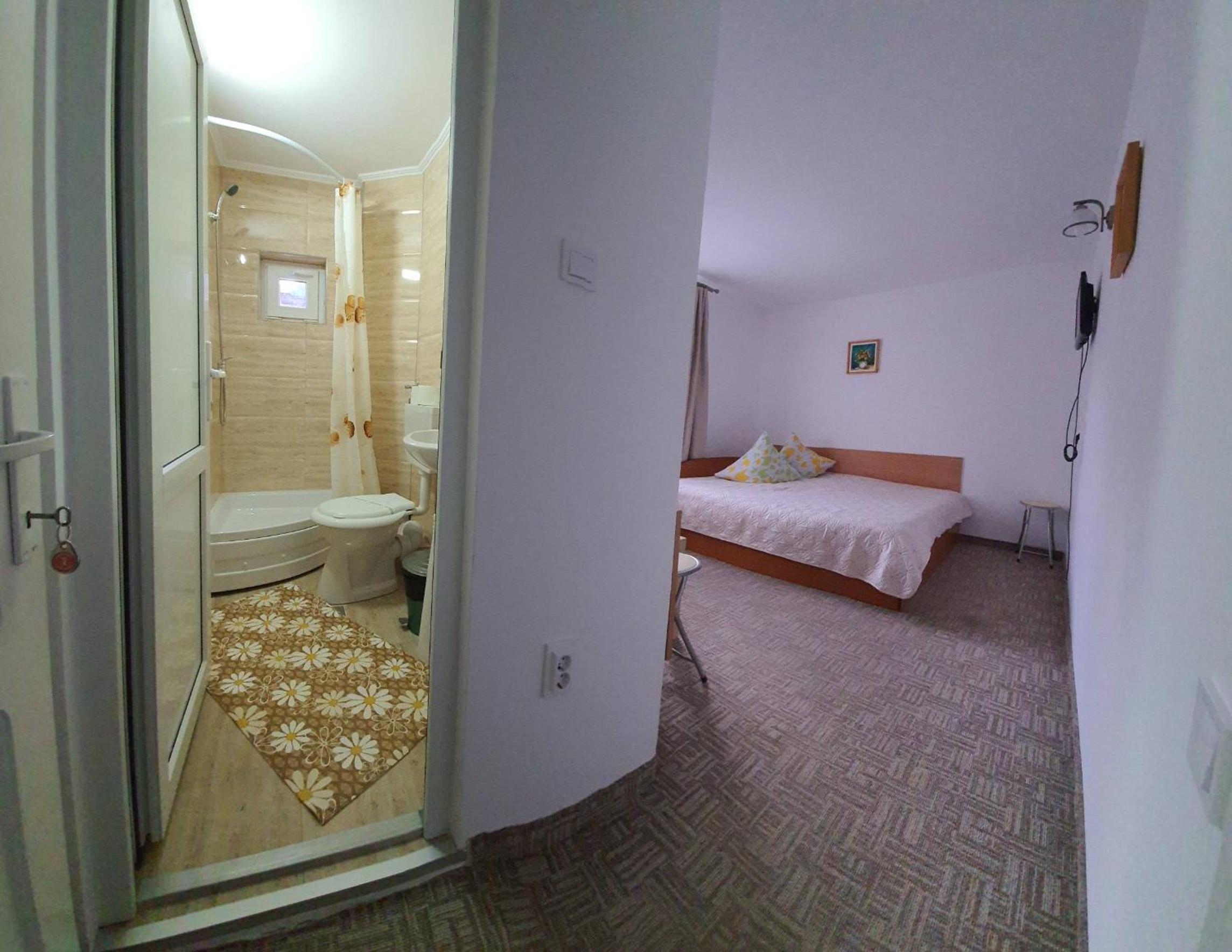 Photo 12