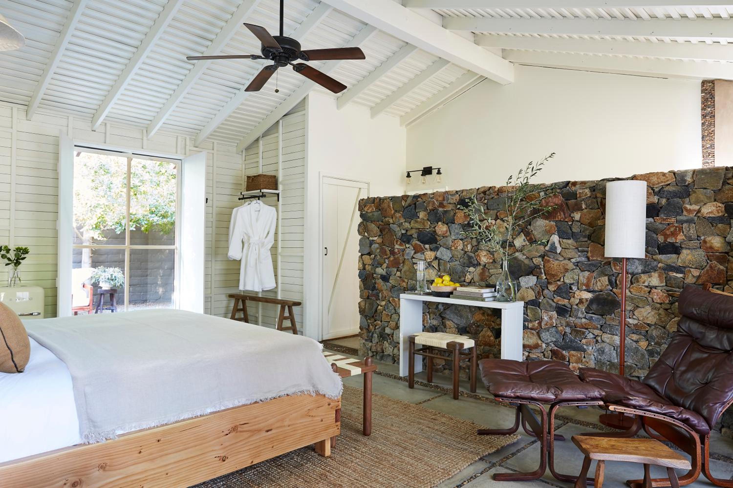 Palm Springs Vacations - Sparrows Lodge - Property Image 1