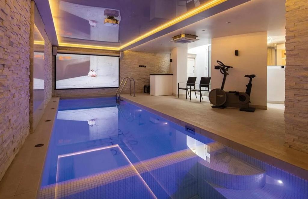 indoor pool