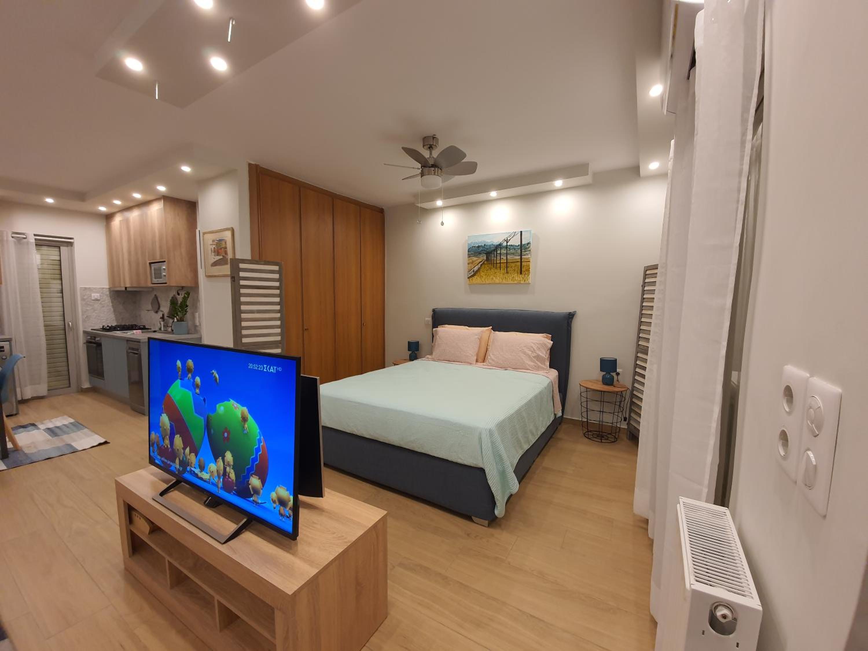 Tony's suite with parking photo 5