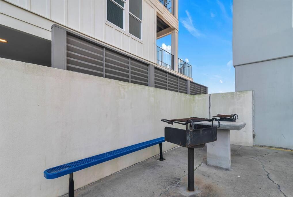 Gulf Tower 10D Beachfront Open Air Balcony Price Drop Steps to Beach view 3