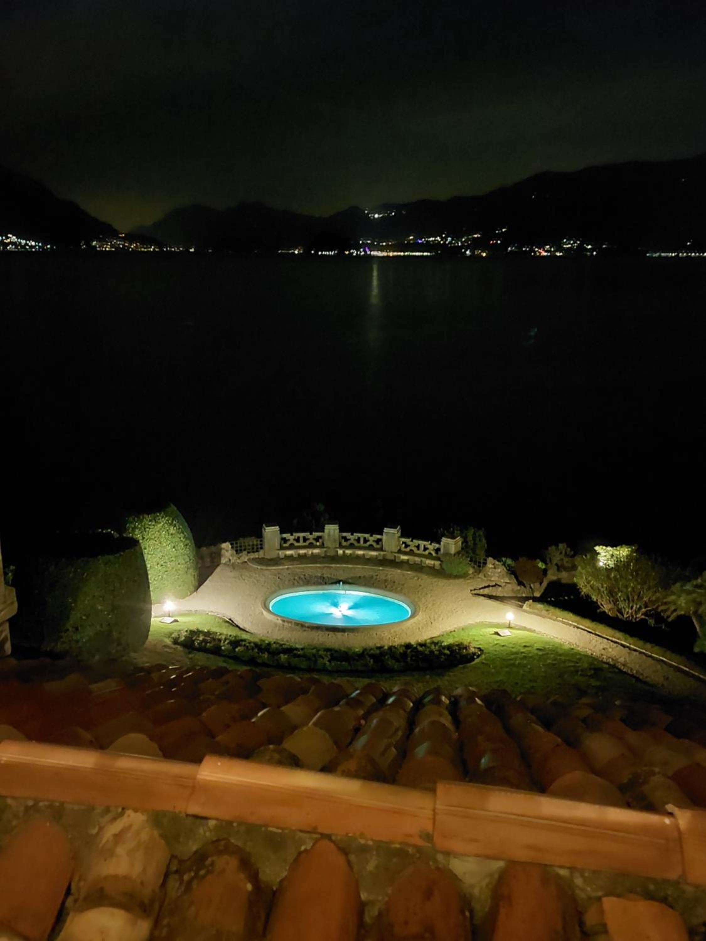 CHARMING APARTMENT LAKE FRONT