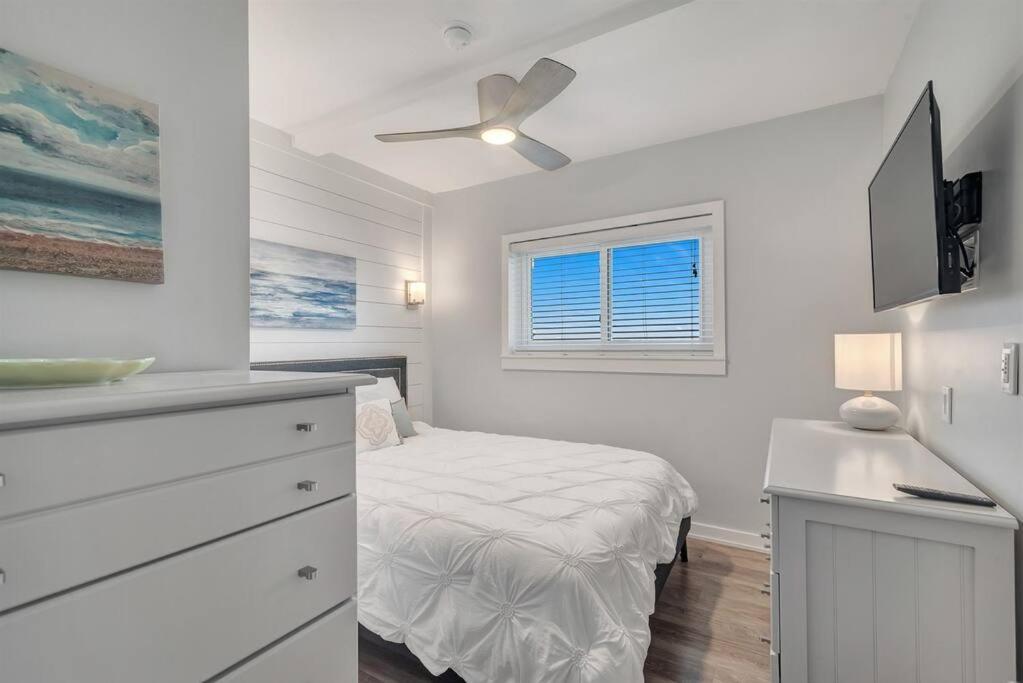 Plantation Dunes unit 5615-Beachfront Luxury- Kiva Dunes Golf-Onsite Sports Bar view 4
