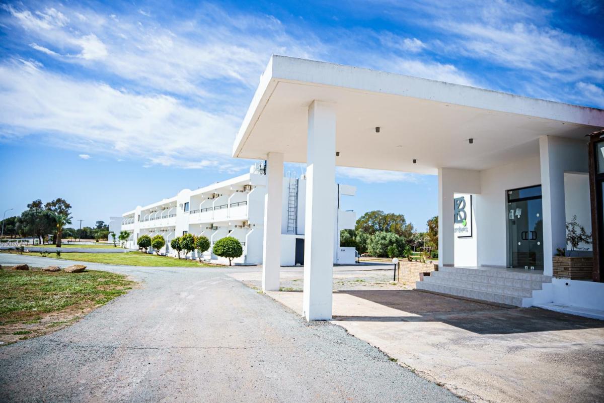 Konnos Bay Gardens 1