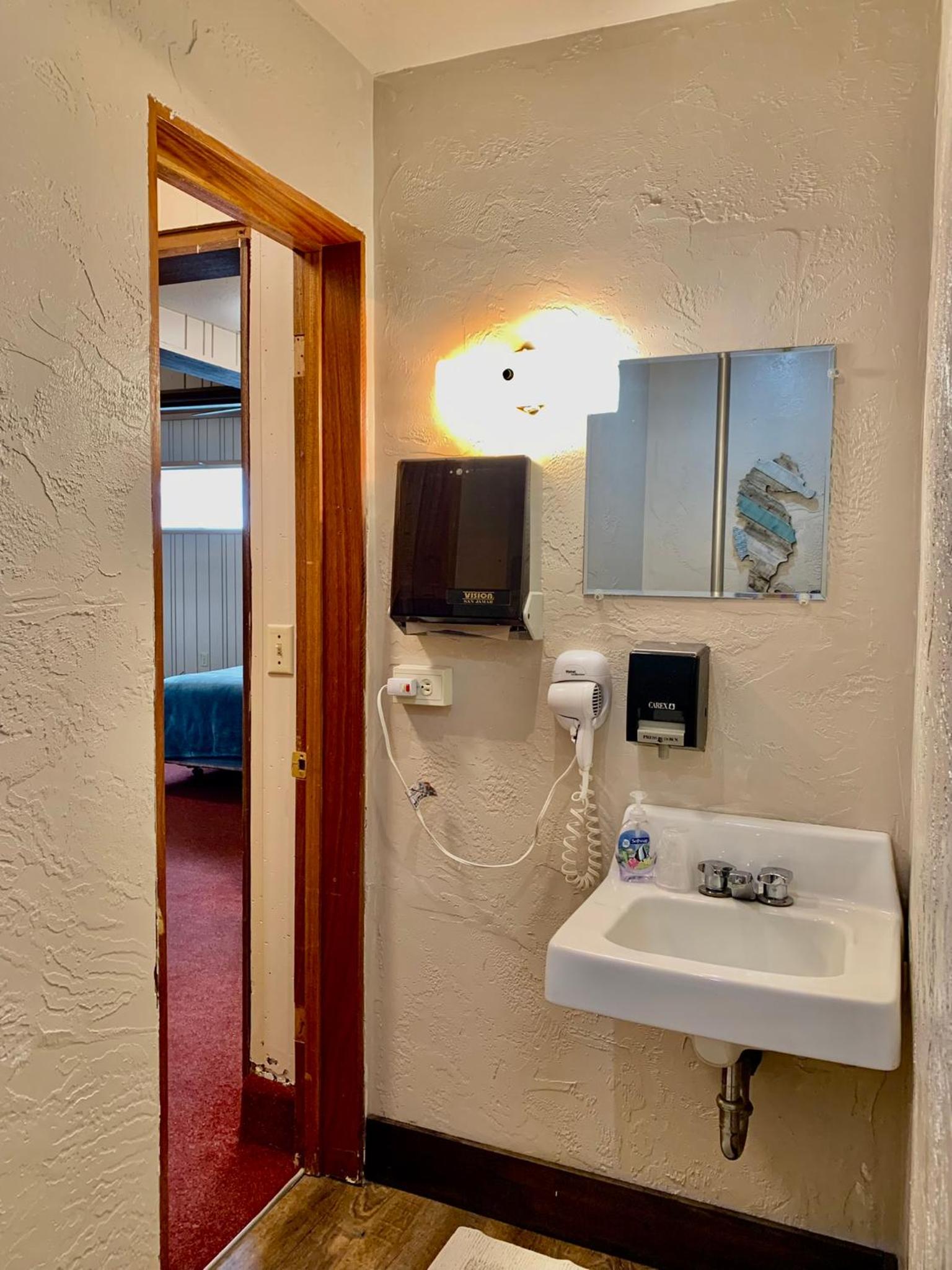 Breakers Boutique Inn