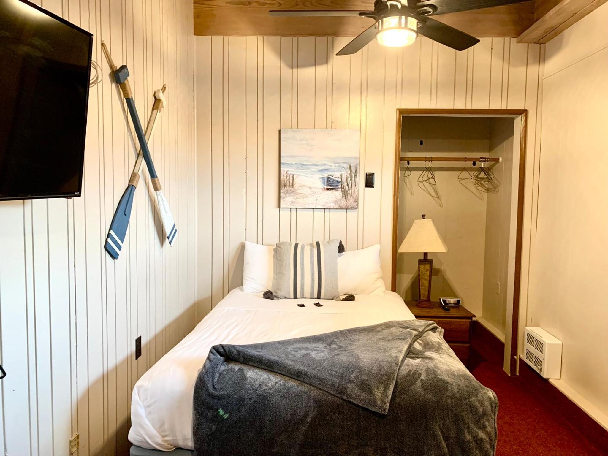 Breakers Boutique Inn