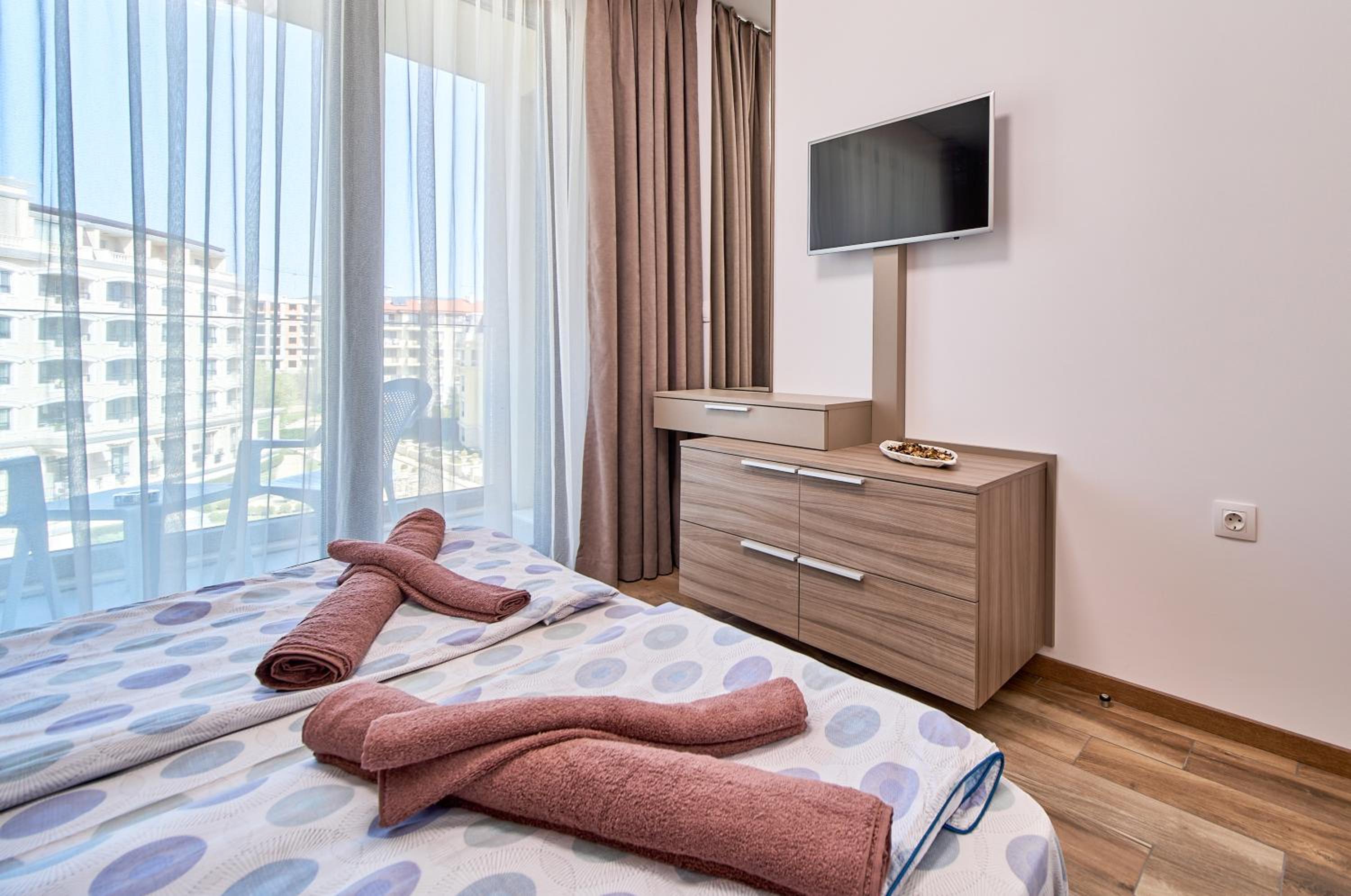 Marina Beach Azur- 100m from the BEACH & SPA! LUXURY APARTMENT!