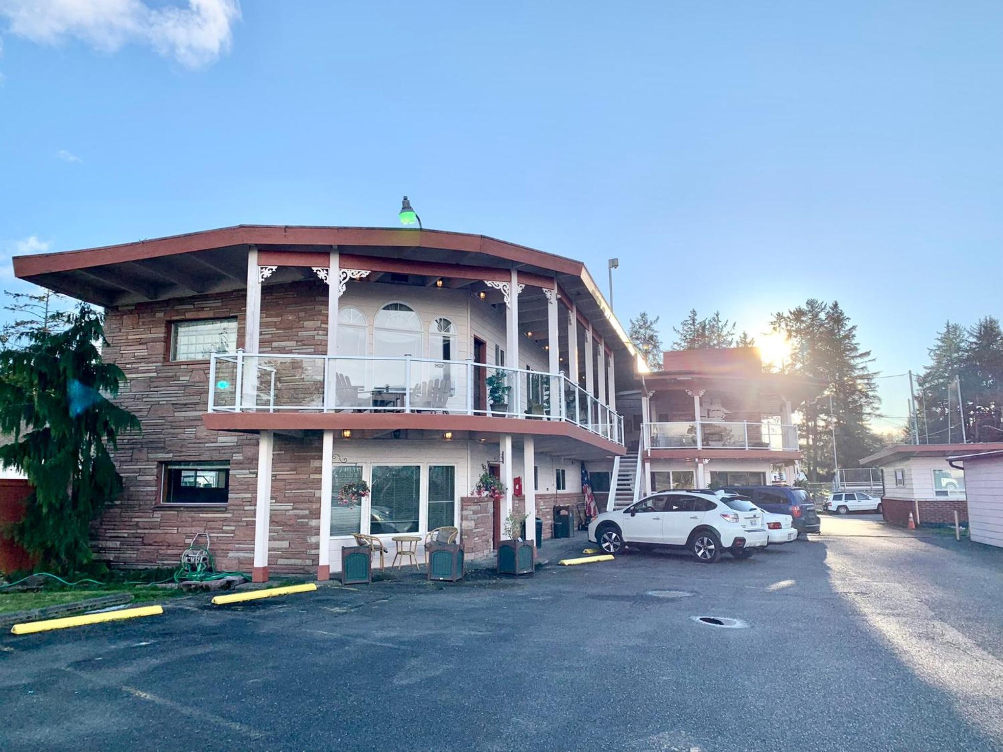 Breakers Boutique Inn