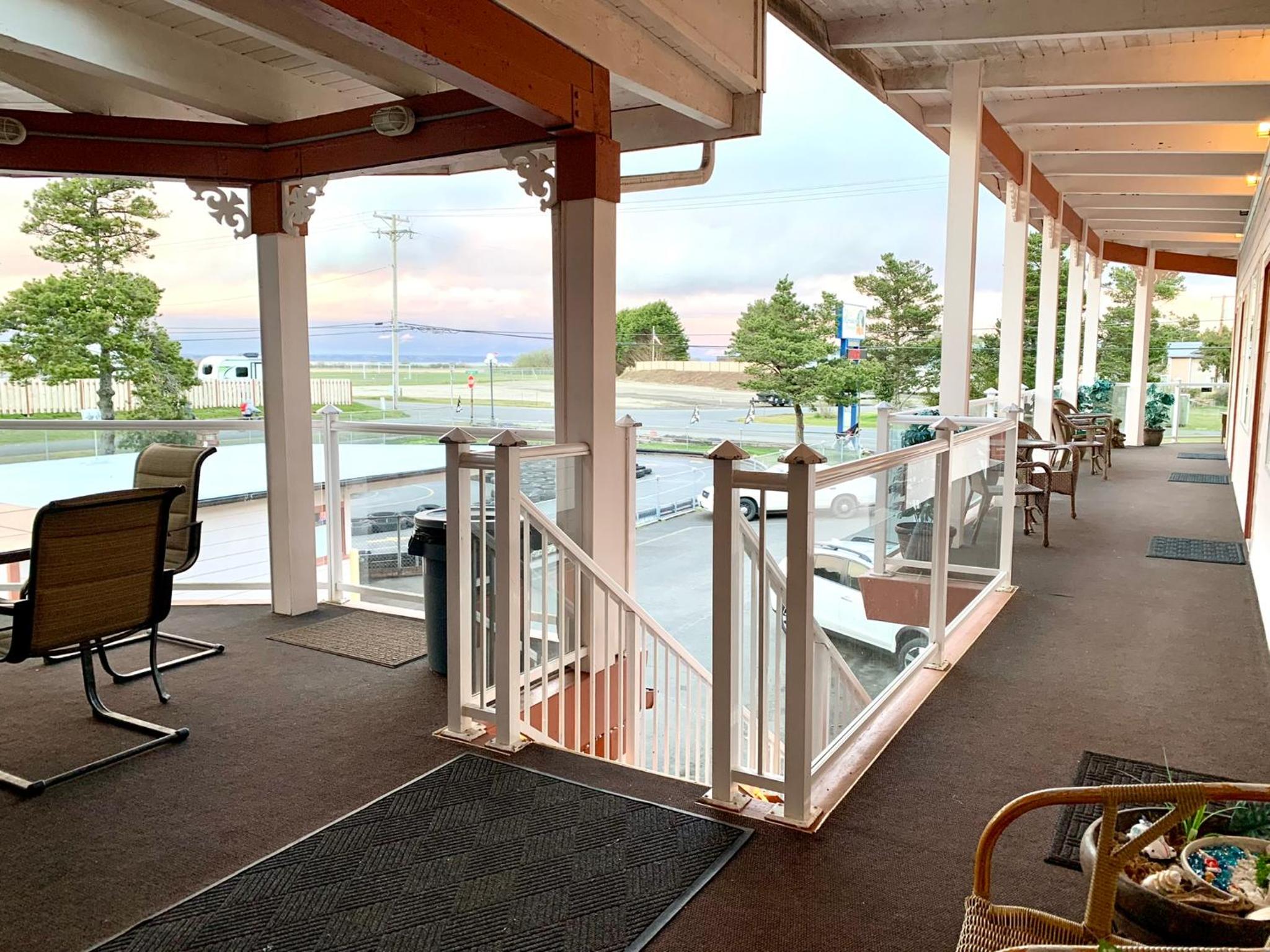 Breakers Boutique Inn