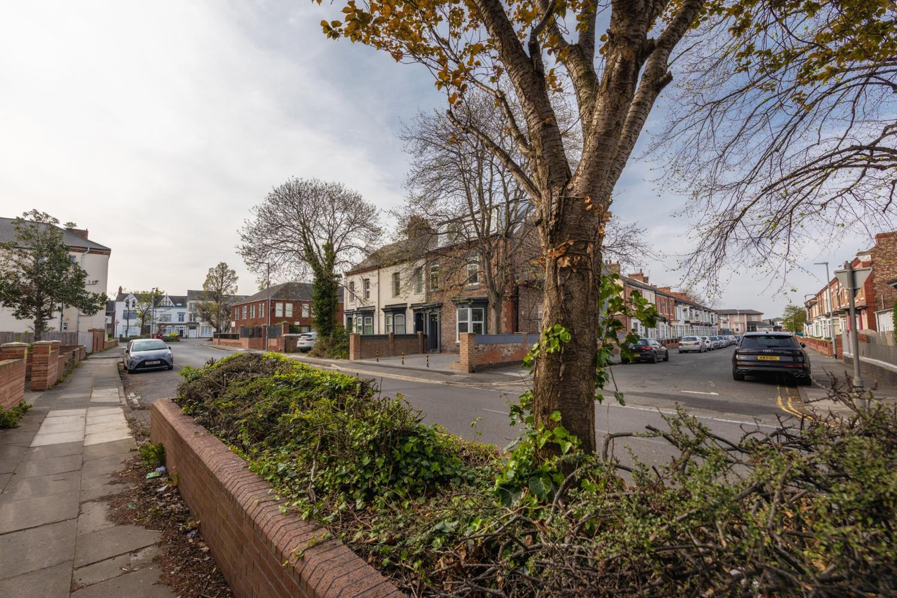 Stockton town centre studio apartments free parking and Wi-Fi view 5