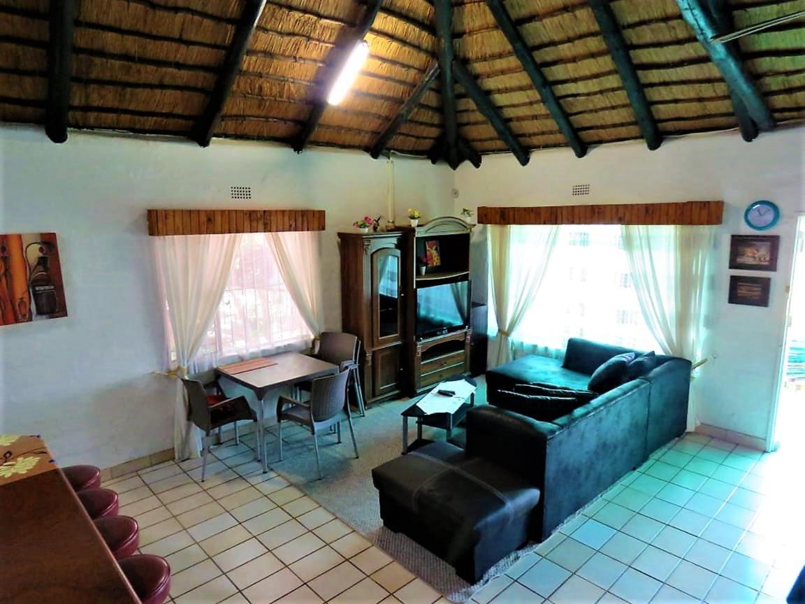 Hazyview Vacations - Impala Niezel Lodge  Guest House - Property Image 1