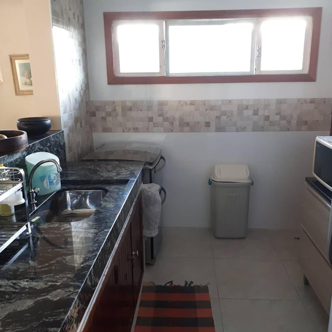 Casa de praia/campo com piscina e gramado