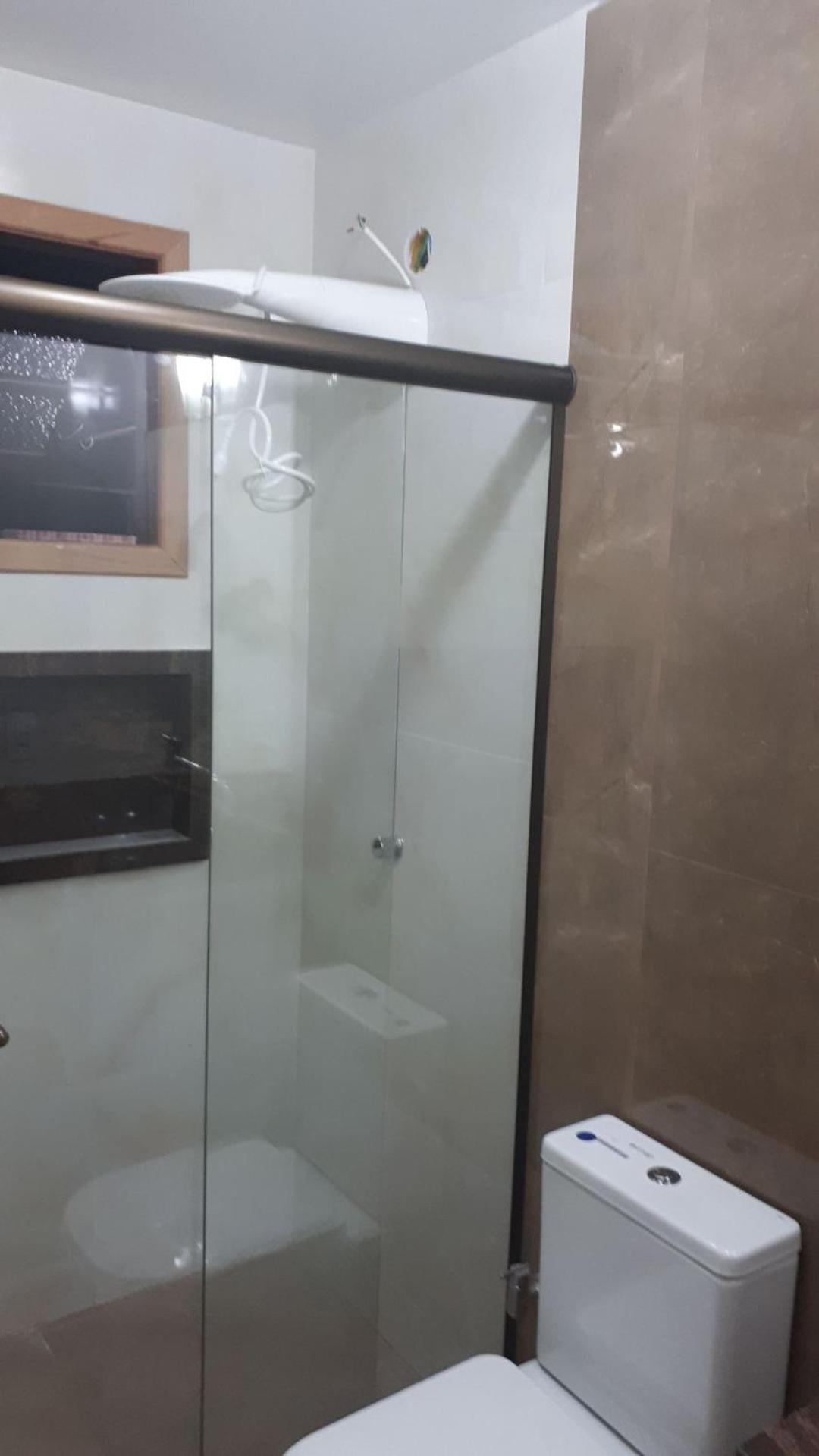 Casa de praia/campo com piscina e gramado