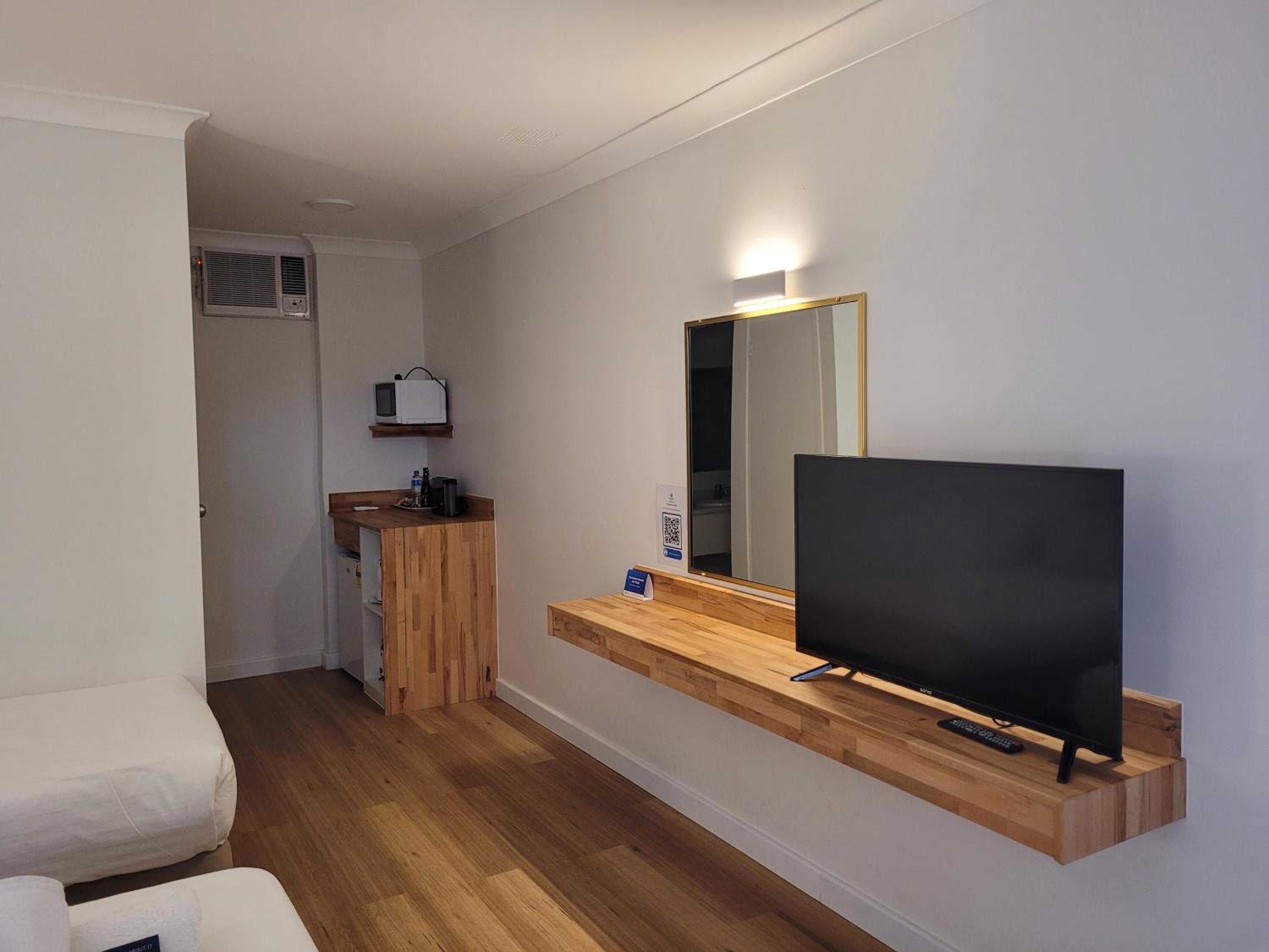 Albany Vacations - SureStay Hotel by Best Western The Clarence on Melville - Property Image 3